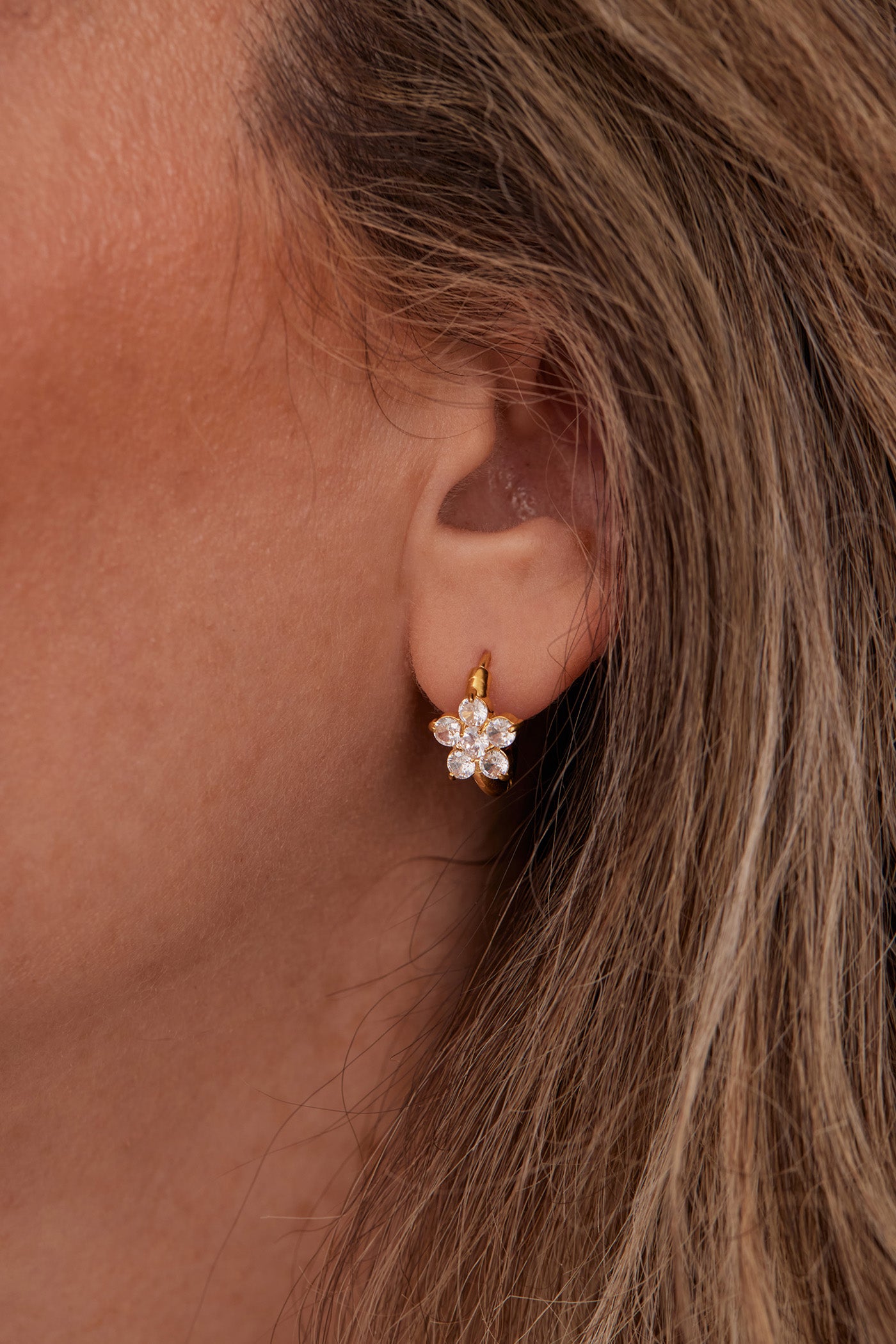 Zirconia Huggies - Flower